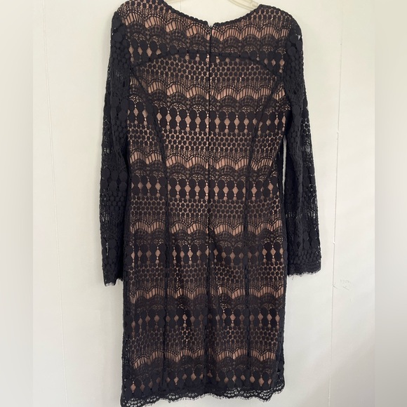 White House Black Market Black Midi Lace Sheath Dress Size 10 12 - Picture 4 of 16